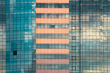 藍色的辦公室窗口關(guān)閉照片