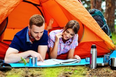 露營休息冒險(xiǎn)的概念