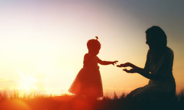 快樂充滿愛的家庭圖片