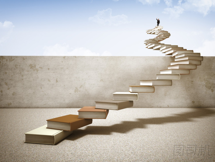 拿到學(xué)位圖片