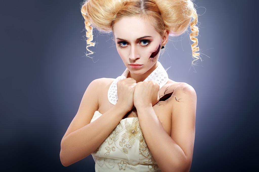 万圣节破的洋娃娃 万圣节破的洋娃娃