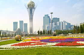 阿斯塔纳。市政景