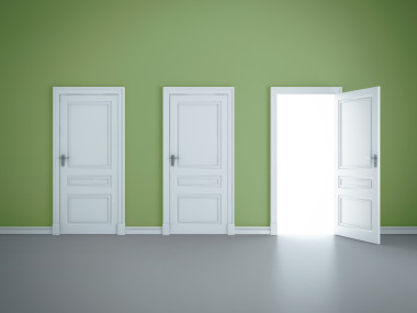 烹飪雞肉卷上白圖片