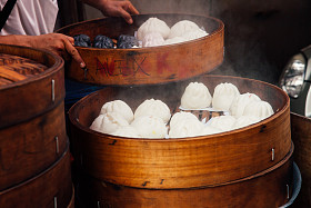 在马来西亚吉隆坡的唐人街，停滞的馒头食