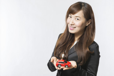 在白色背景上的商界女強(qiáng)人圖片