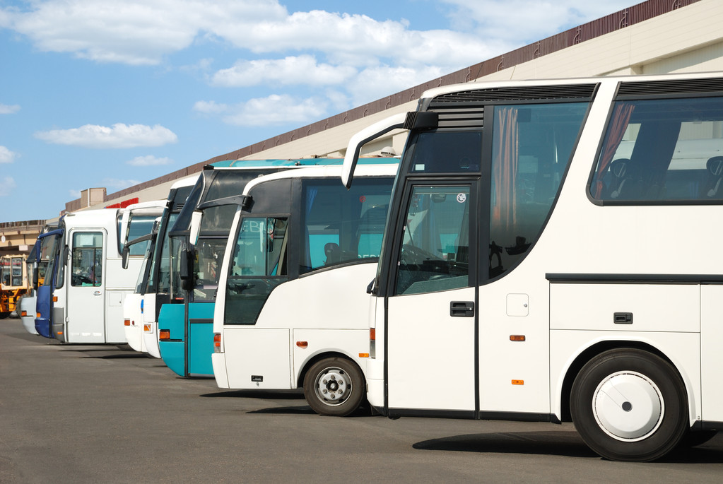 旅游巴士上停车 旅游巴士上停车
