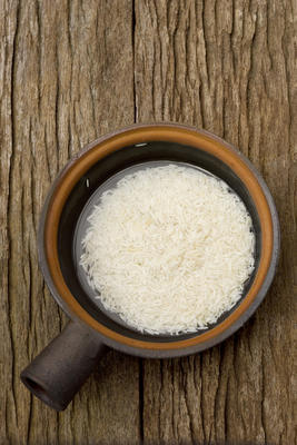 印度香米粘土鍋傳統(tǒng)和復(fù)制空間;未磨尖的文件