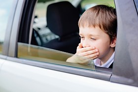 孩子患有晕车的车