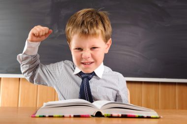 自信的小男孩图片 自信的小男孩图片