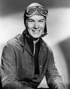 男人穿飛行衣的肖像圖片