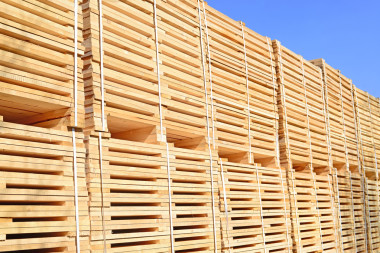 在堆栈中工业景观中磨边板图片