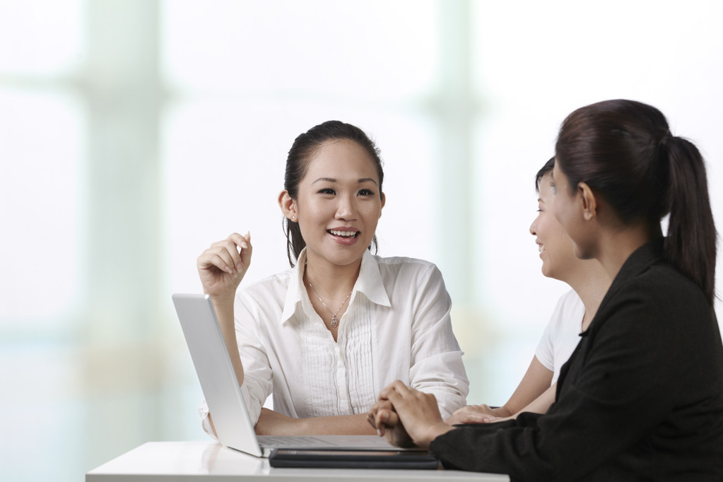 有一次会议的亚洲商业妇女 有一次会议的亚洲商业妇女