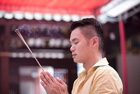 中国人祈祷 照片