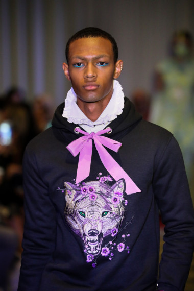 Victor d 'Souza展覽上的照片