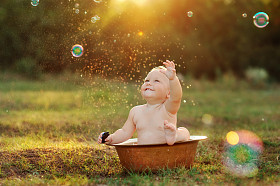 孩子和太阳图片