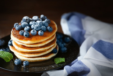 藍(lán)莓與美味煎餅照片