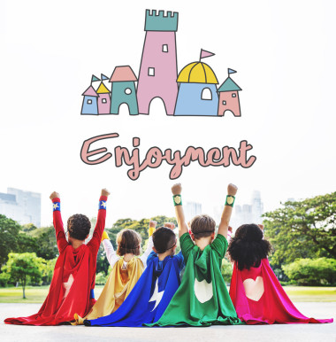 超級英雄的孩子們一起玩耍圖片