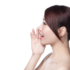 美丽的女人大喊