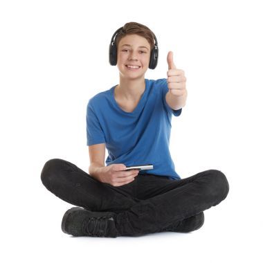 可愛的十幾歲男孩在孤立的白色背景
