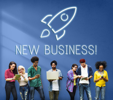 人們使用不同的電子裝置