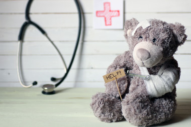 玩具泰迪熊醫(yī)生