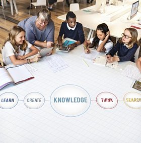 教师与儿童组图片