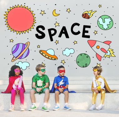 超级英雄孩子玩又笑图片