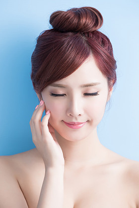 美丽女人对你的微笑照片