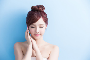 美麗女人對(duì)你的微笑圖片