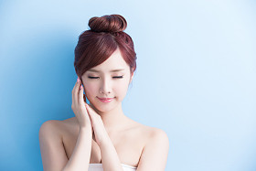 美丽女人对你的微笑图片