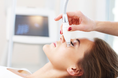  女人面部護(hù)理 圖片