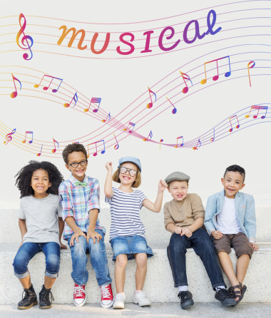 孩子们的笑声，玩得开心照片