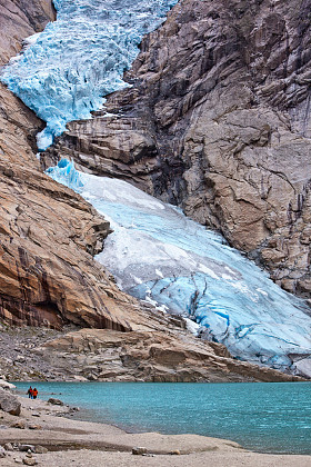 在挪威 briksdalsbreen 冰川