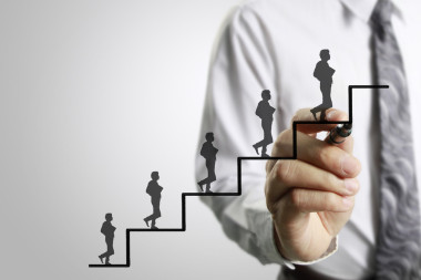 商人繪制圖形成長(zhǎng)圖