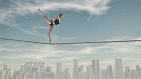 体育培训在一根绳子上的女人