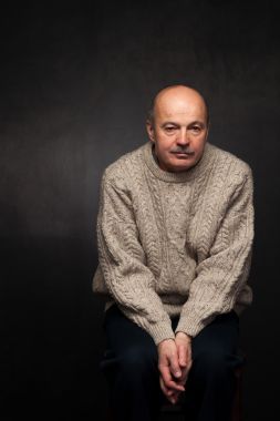 孤獨(dú)和抑郁的老人.圖片