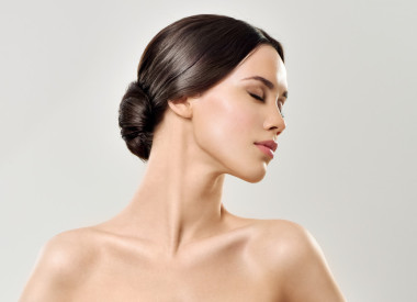 美麗的年輕女子圖片