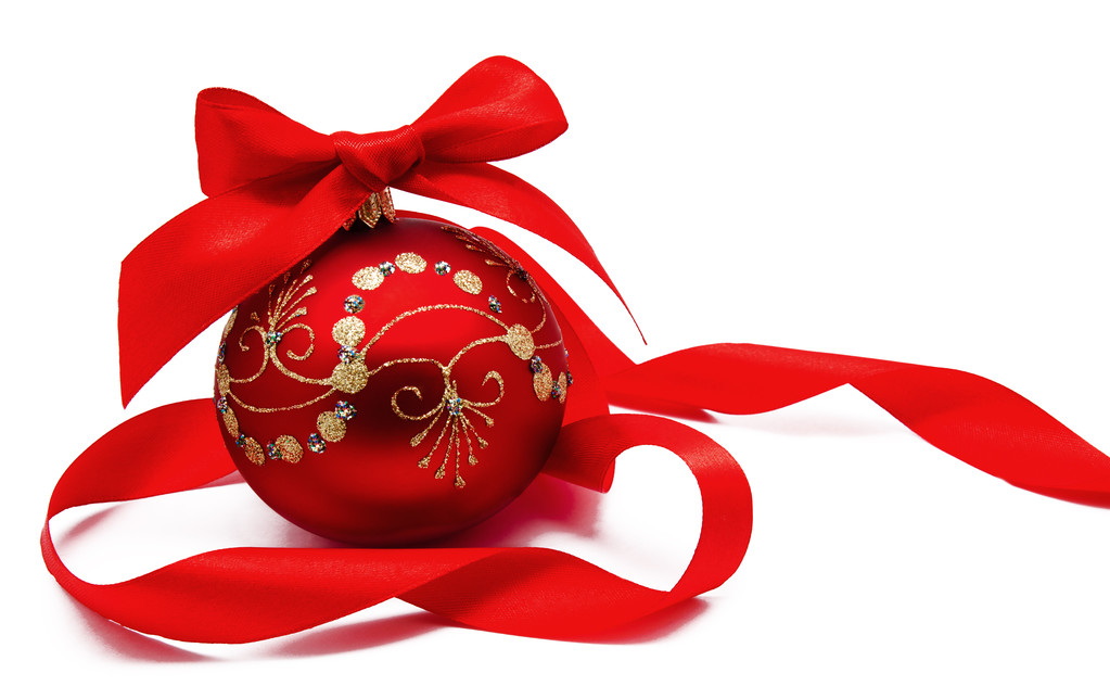 用分离的丝带完美红色圣诞球 用分离的丝带完美红色圣诞球