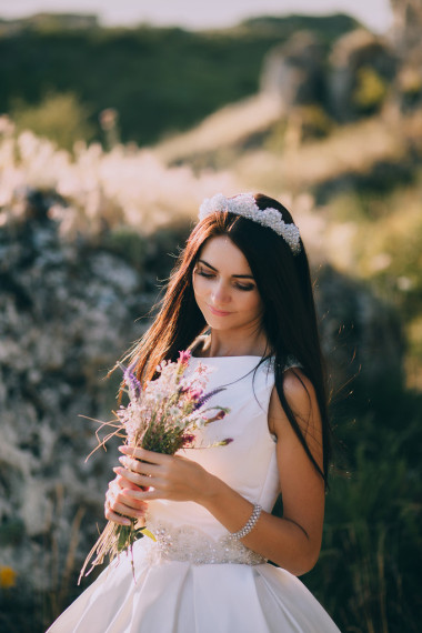 彩色的花束的新娘图片