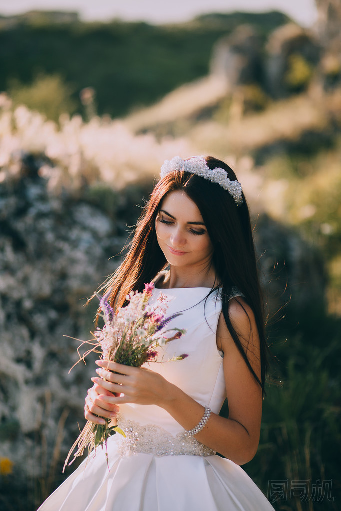 彩色的花束的新娘圖片