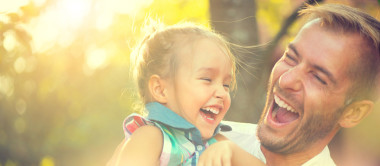 父親與他的小女兒照片