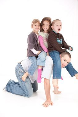 騎馬播放爸爸的快樂孩子們