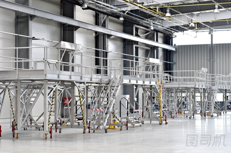 現(xiàn)代工業(yè)倉庫