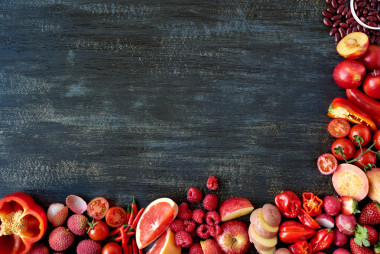 蔬菜和水果木制的桌子上照片