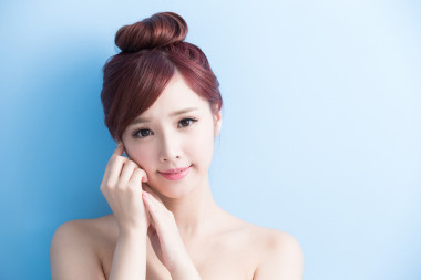 美麗的女人笑著  圖片