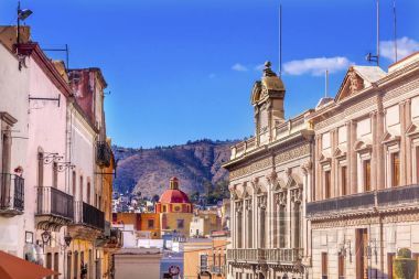 七彩街圣羅克教堂墨西哥瓜納華托