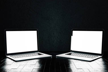 兩個空白筆記本