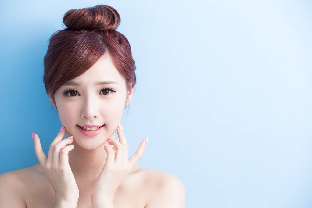 美丽女人对你的微笑图片 美丽女人对你的微笑图片