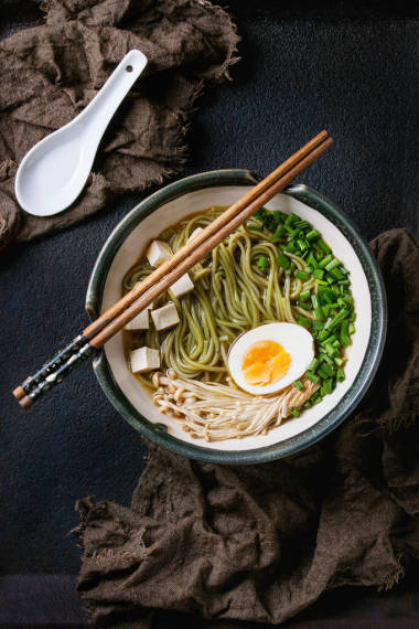 亞洲面條湯圖片