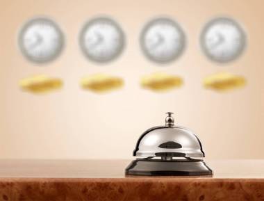 酒店接待服務桌子上的鈴鐺圖片